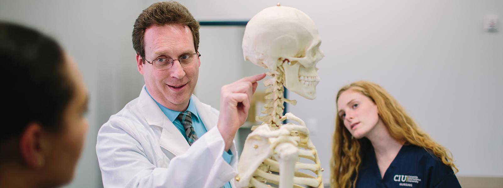 Dr. David Dewitt teaches a Human Anatomy & Physiology class. (Photo by J.P. Churchill) 